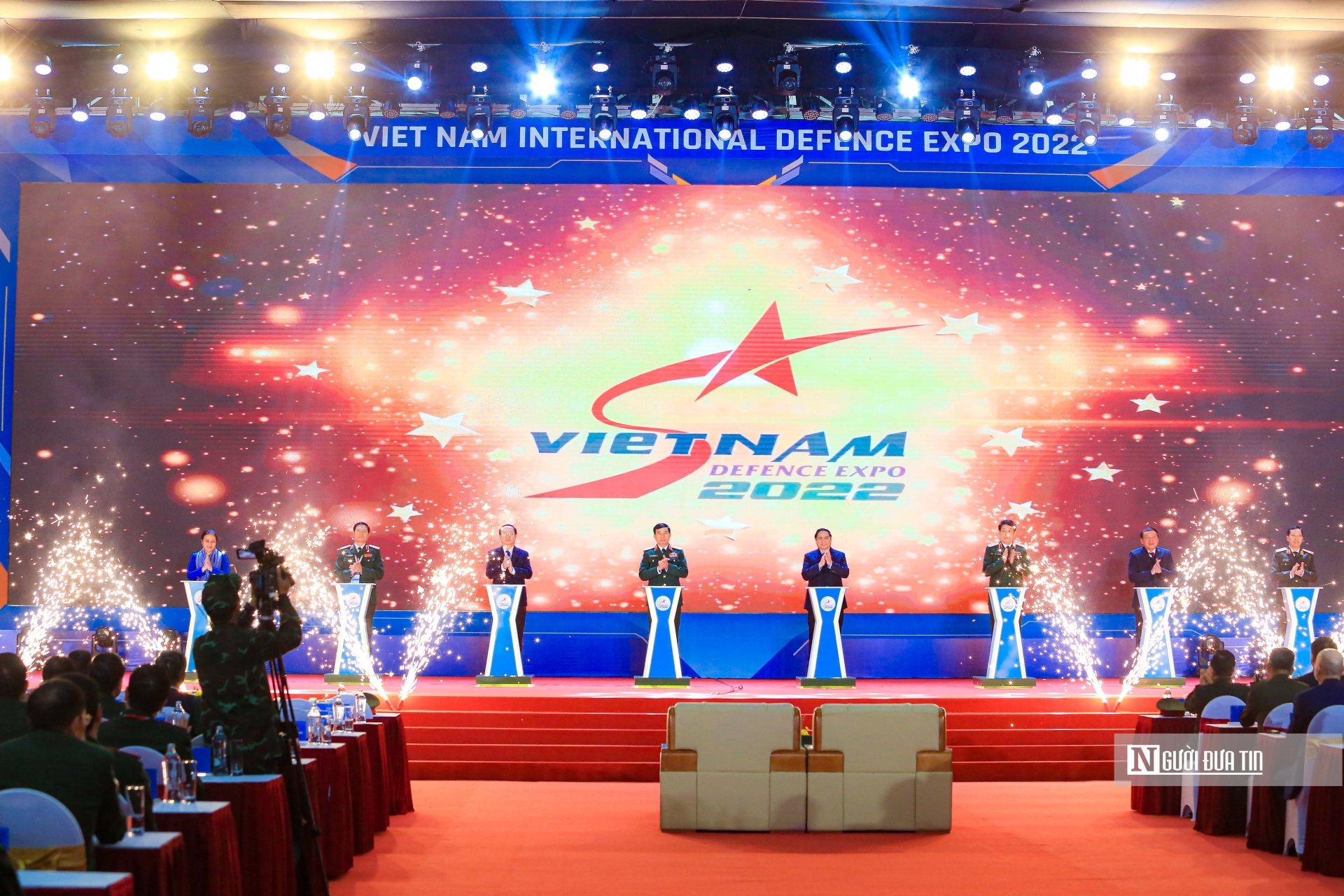 Tổ chức lần đầu tiên, Triển lãm đã thu hút hơn 170 công ty, doanh nghiệp quốc phòng từ 30 quốc gia trên thế giới và các bộ, ngành Việt Nam cùng hơn 250 đoàn khách quốc tế và trong nước tham dự, trưng sản phẩm.