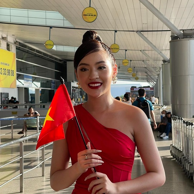 Trần Thanh Tâm bị bắt gặp cô đơn lẻ bóng tại sân bay đi thi Miss Fabulous - Ảnh 4 Trần Thanh Tâm bị bắt gặp cô đơn lẻ bóng tại sân bay đi thi Miss Fabulous - Ảnh 4