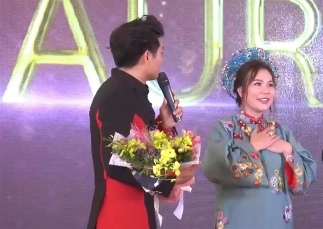 Doanh nhân Ngọc Tiền hiếm hoi khoe ảnh 3 con: Ngoại hình con chung với Quý Bình gây chú ý - Ảnh 1