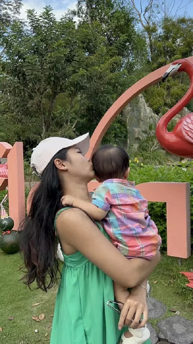 Nhóc tì 9 tháng tuổi nhà Ngọc Tiền - Quý Bình gây chú ý