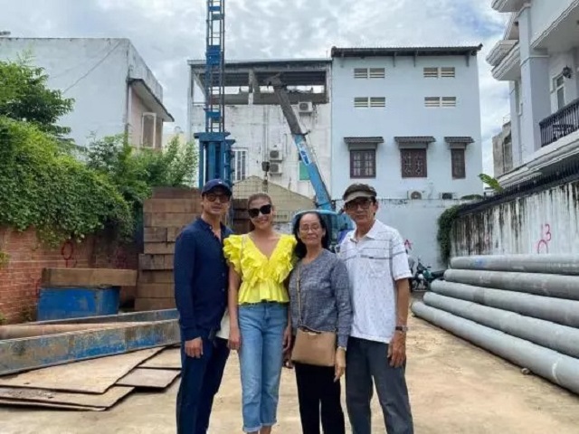 Vợ chồng Thúy Diễm Lương Thế Thành khoe 2 năm xây được 2 căn nhà - Ảnh 1 Vợ chồng Thúy Diễm Lương Thế Thành khoe 2 năm xây được 2 căn nhà - Ảnh 1