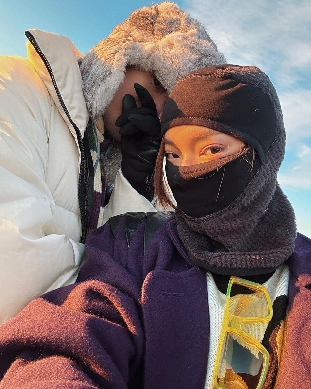 Thôi úp mở, Châu Bùi chính thức công khai hẹn hò Binz tại Iceland