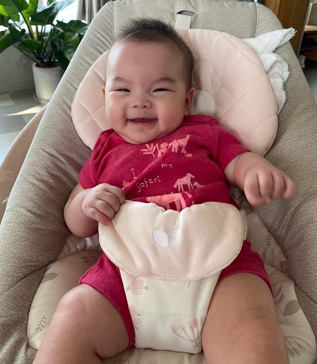 Phạm Quỳnh Anh nhất quyết giấu mặt tình mới nhưng nhìn con gái út lại khiến CDM liên tưởng 2 người