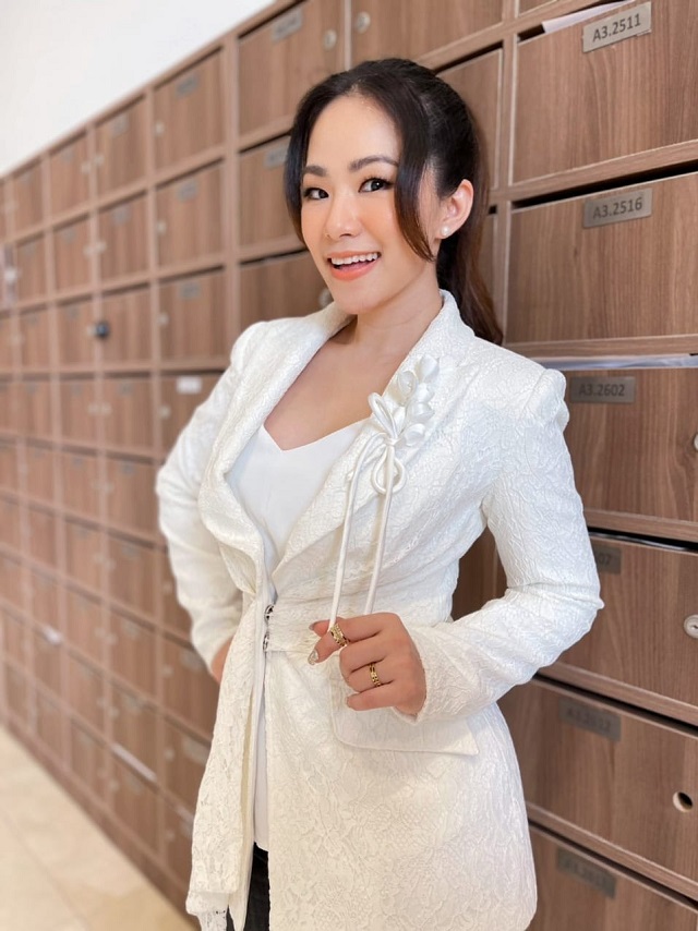 Hình ảnh siêu hiếm về con gái Lương Bích Hữu và Khánh Đơn: 8 năm bị cấm gặp bố Hình ảnh siêu hiếm về con gái Lương Bích Hữu và Khánh Đơn: 8 năm bị cấm gặp bố