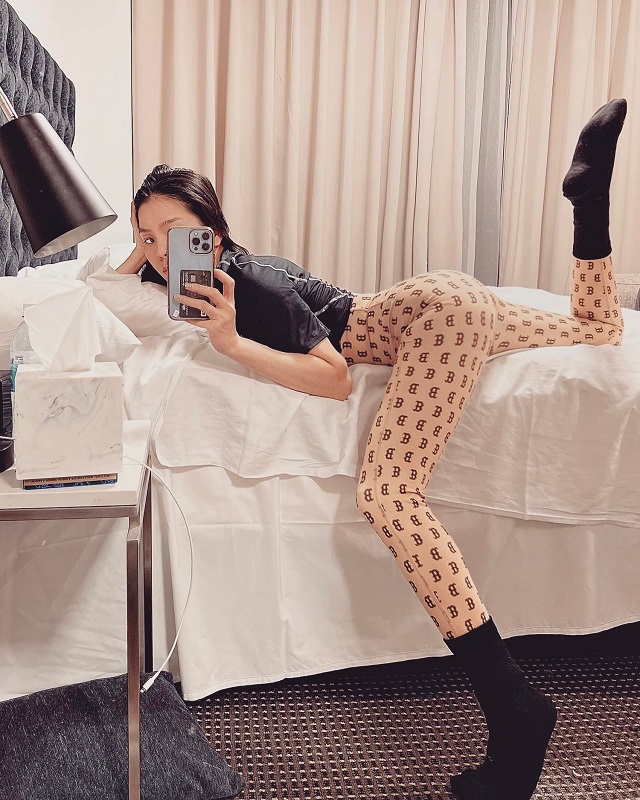 Lệ Quyên lên tiếng về bức ảnh mặc đồ tập bó chẽn chụp ảnh cùng nhạc sĩ Đức Trí  - Ảnh 1