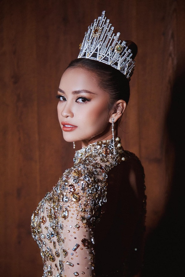 Hoa hậu Ngọc Châu vừa giới thiệu trang phục dân tộc đã nhận tin không vui - Ảnh 2 Hoa hậu Ngọc Châu vừa giới thiệu trang phục dân tộc đã nhận tin không vui - Ảnh 2