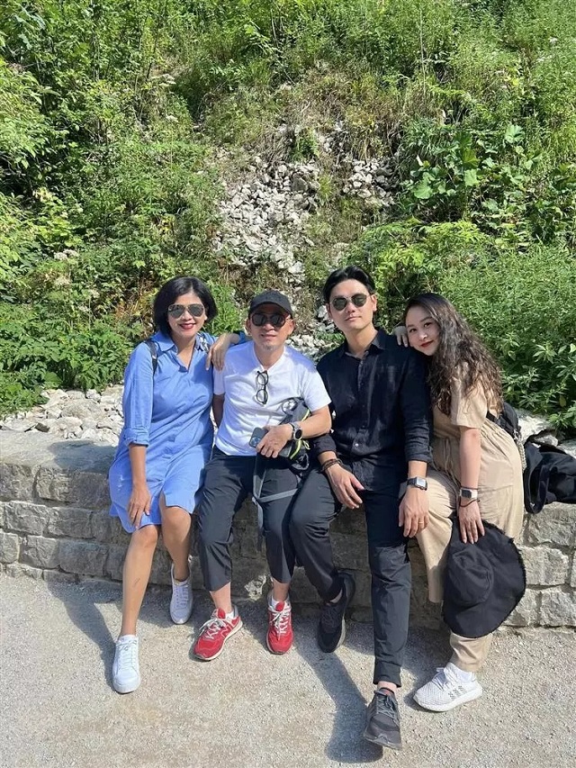 Nhạc sĩ Quốc Trung hiếm hoi khoe ảnh vợ mới, bất ngờ phản ứng của diva Thanh Lam - Ảnh 4 Nhạc sĩ Quốc Trung hiếm hoi khoe ảnh vợ mới, bất ngờ phản ứng của diva Thanh Lam - Ảnh 4