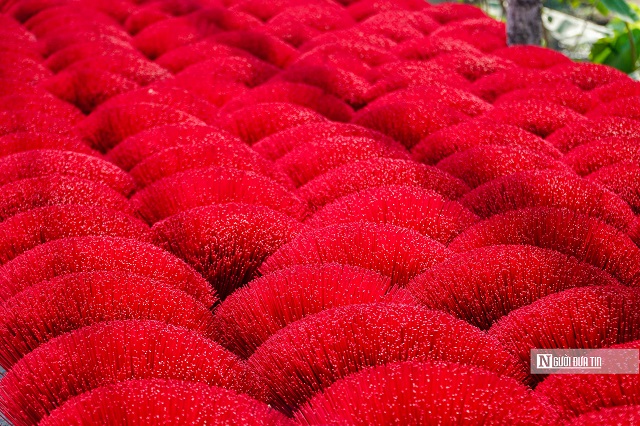 Tính trung bình một người có thể làm được từ 15-20 kg hương mỗi ngày.