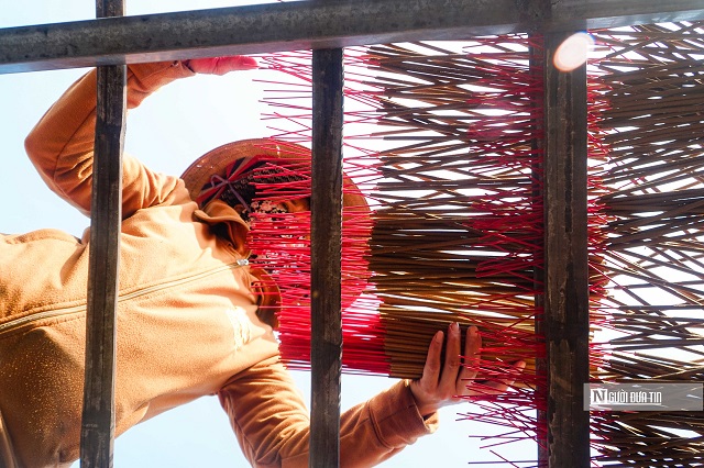 Làng hương ở Hà Nội rực sắc vào vụ Tết