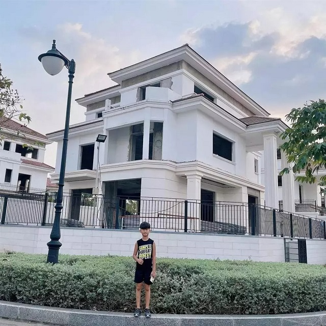 Chồng cũ Lệ Quyên độc thân ở tuổi 47: Sở hữu gia tài 'khủng' cùng loạt tin đồn tình ái - Ảnh 3 Chồng cũ Lệ Quyên độc thân ở tuổi 47: Sở hữu gia tài 'khủng' cùng loạt tin đồn tình ái - Ảnh 3