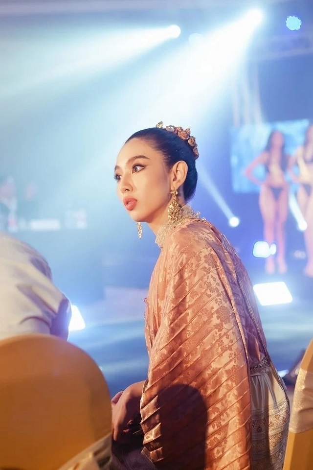 Cùng bị chụp lén, loạt hoa hậu mỗi người một vẻ: Đỗ Hà thuần khiết, Thùy Tiên gây cười - Ảnh 3 Cùng bị chụp lén, loạt hoa hậu mỗi người một vẻ: Đỗ Hà thuần khiết, Thùy Tiên gây cười - Ảnh 3