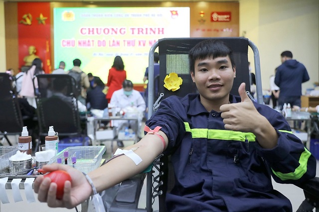 Ai cũng hào hứng sẵn sàng hiến tặng máu cho những bệnh nhân cần tiếp máu.