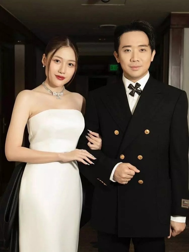 Em gái ruột Trấn Thành lộ nhan sắc thật qua ảnh chụp lén, liệu có đẹp như ảnh tự đăng? - Ảnh 1 Em gái ruột Trấn Thành lộ nhan sắc thật qua ảnh chụp lén, liệu có đẹp như ảnh tự đăng? - Ảnh 1