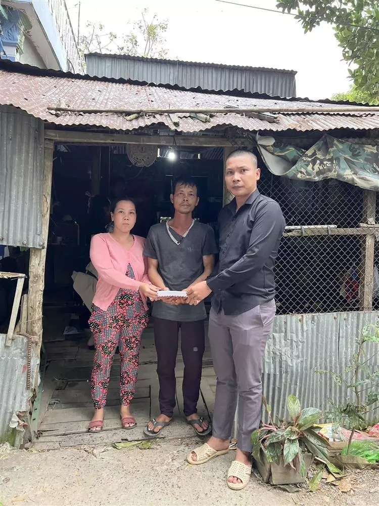 Lộc Fuho lên tiếng khi bị chỉ trích đến cho tiền gia đình bé Hạo Nam còn chụp ảnh đăng Facebook Lộc Fuho lên tiếng khi bị chỉ trích đến cho tiền gia đình bé Hạo Nam còn chụp ảnh đăng Facebook