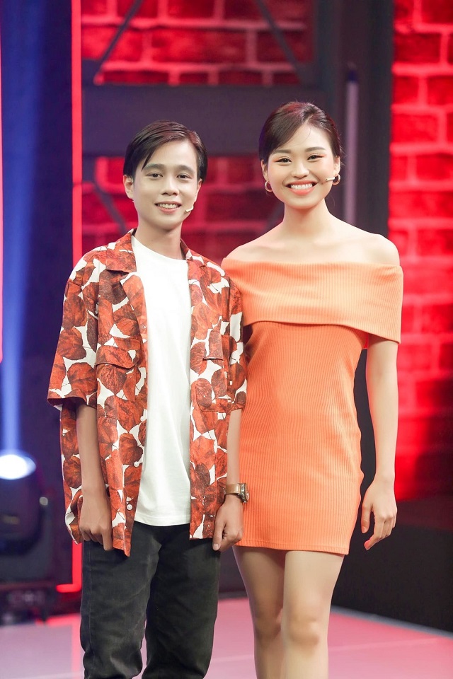 Lê Lộc bên bạn trai