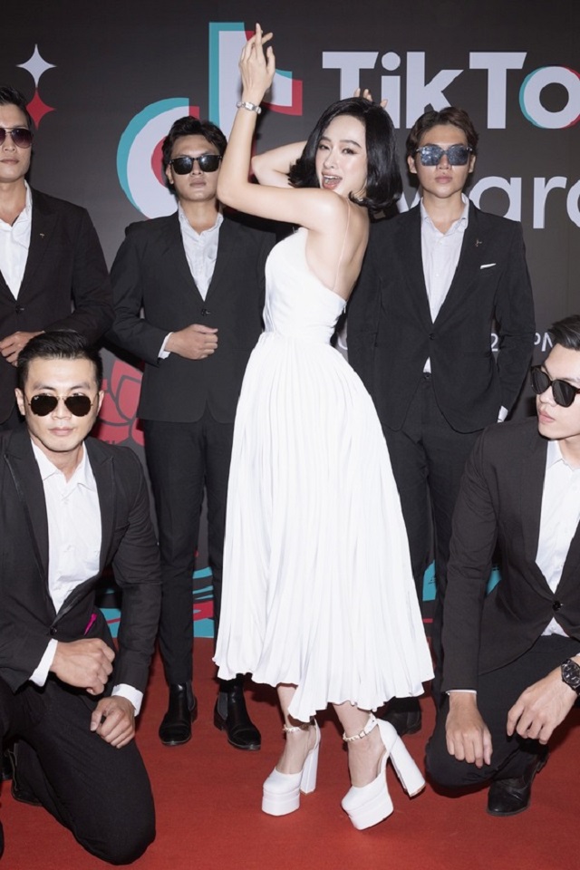 Angela Phương Trinh có quyết định táo bạo để dọn đường trở lại showbiz: CDM lần này ủng hộ Angela Phương Trinh có quyết định táo bạo để dọn đường trở lại showbiz: CDM lần này ủng hộ