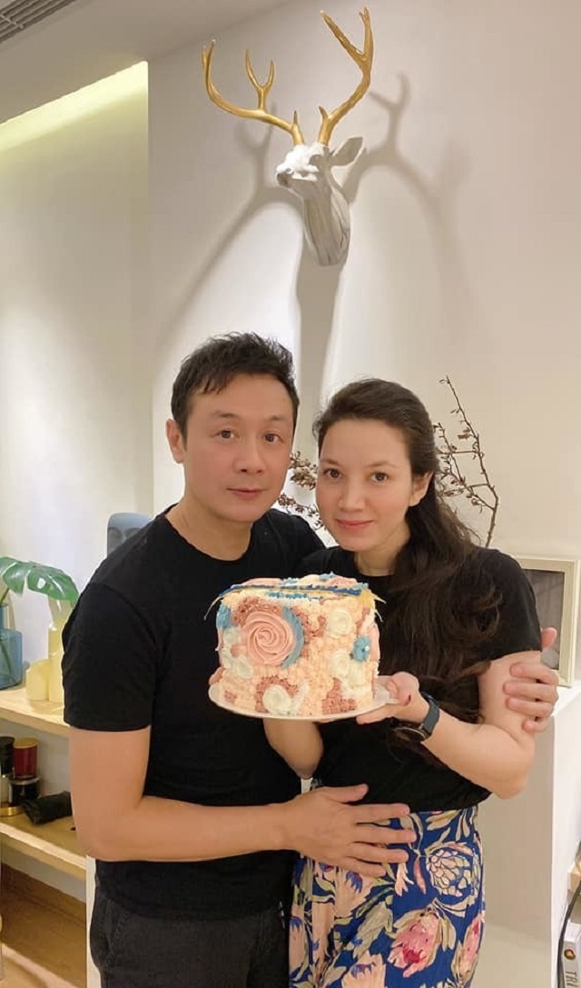 Dung nhan người vợ hiếm thấy của MC 'Trò chơi âm nhạc' Anh Tuấn, ai cũng xuýt xoa - Ảnh 2 Dung nhan người vợ hiếm thấy của MC 'Trò chơi âm nhạc' Anh Tuấn, ai cũng xuýt xoa - Ảnh 2