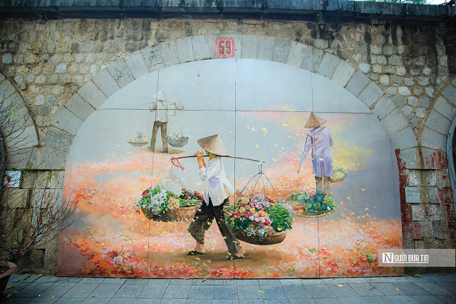 Tuy nhiên, sau hơn 4 năm đi vào hoạt động, những bức bích họa trên tường đã có phần xuống cấp, hư hỏng.