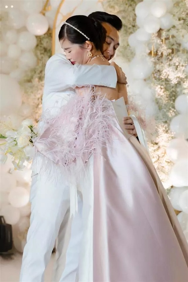 Mừng sinh nhật Lê Âu Ngân Anh, chồng MC để lộ tình trạng hôn nhân hiện tại - Ảnh 3 Mừng sinh nhật Lê Âu Ngân Anh, chồng MC để lộ tình trạng hôn nhân hiện tại - Ảnh 3