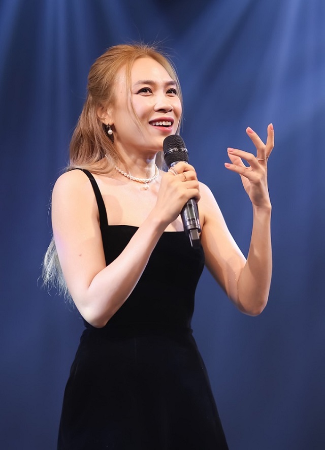 Sao Việt 16/1: Dương Cẩm Lynh bản lĩnh dù nợ nần chồng chất, á hậu Mâu Thủy làm điều táo bạo khi sắp lâm bồn - Ảnh 4 Sao Việt 16/1: Dương Cẩm Lynh bản lĩnh dù nợ nần chồng chất, á hậu Mâu Thủy làm điều táo bạo khi sắp lâm bồn - Ảnh 4