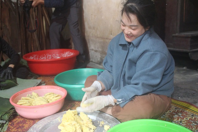 Ngoài bánh chưng, sản phẩm làng nghề Vĩnh Hòa còn có bánh gai, bánh tét, bánh cuốn…Và một điều quan trọng đối với người làm bánh Vĩnh Hòa dù trong thời điểm nào cũng cố gắng làm ra những chiếc bánh chưng không chỉ có chất lượng ngon để giữ gìn thương hiệu làng nghề. 