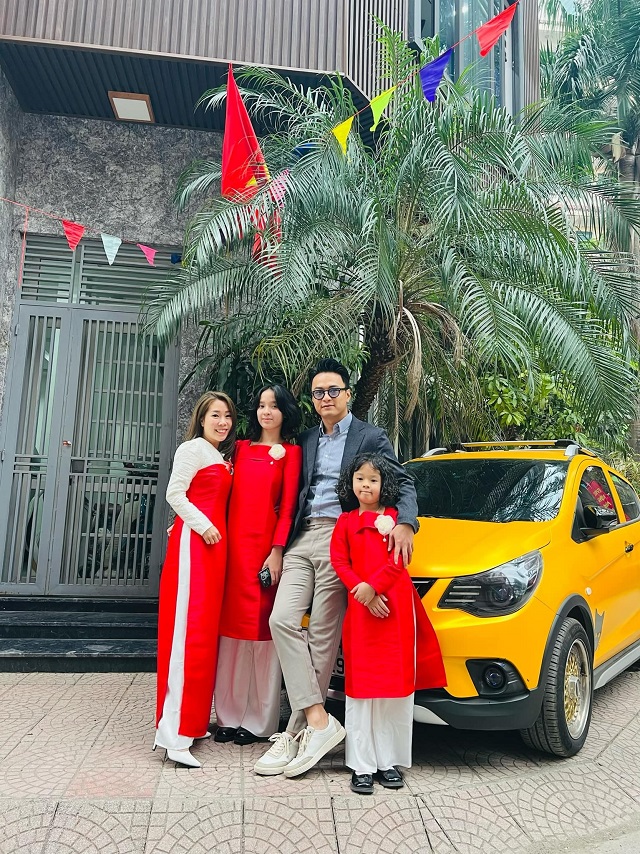 Hồng Đăng khoe hạnh phúc, thoải mái làm điều lúc ồn ào trời Tây tuyệt nhiên không dám - Ảnh 1 Hồng Đăng khoe hạnh phúc, thoải mái làm điều lúc ồn ào trời Tây tuyệt nhiên không dám - Ảnh 1