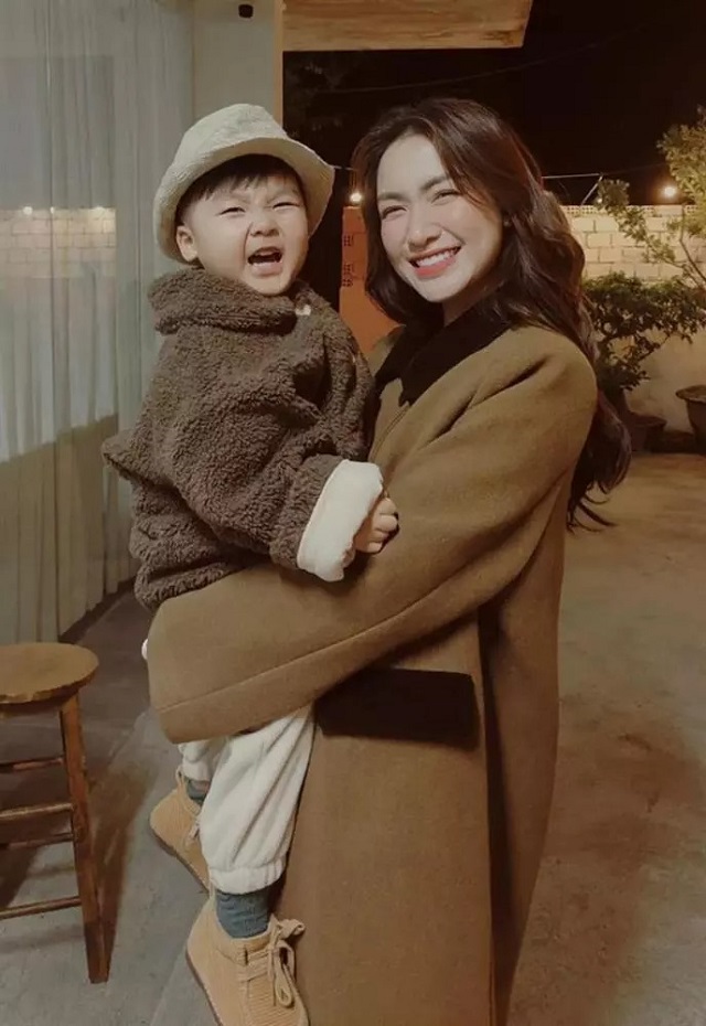 Bé Bo nhà Hòa Minzy bị miệt thị ngoại hình, nữ ca sĩ quyết không nhẫn nhịn - Ảnh 5 Bé Bo nhà Hòa Minzy bị miệt thị ngoại hình, nữ ca sĩ quyết không nhẫn nhịn - Ảnh 5