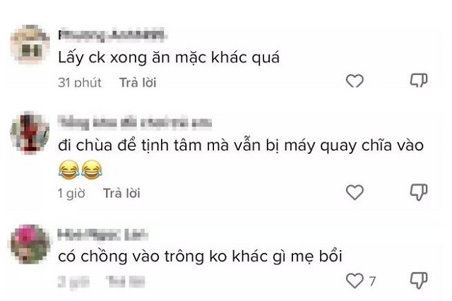 Dân mạng tranh cãi về cách ăn mặc của Đỗ Mỹ Linh, dù cô không hề mặc hở hang Dân mạng tranh cãi về cách ăn mặc của Đỗ Mỹ Linh, dù cô không hề mặc hở hang