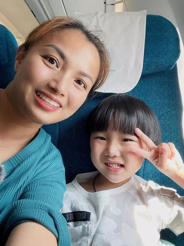 Mẹ con Quỳnh Trần JP Mẹ con Quỳnh Trần JP