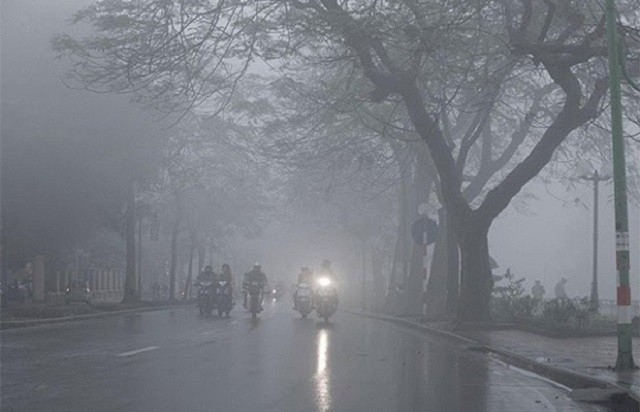 Hà Nội trời nồm ẩm kéo dài Hà Nội trời nồm ẩm kéo dài