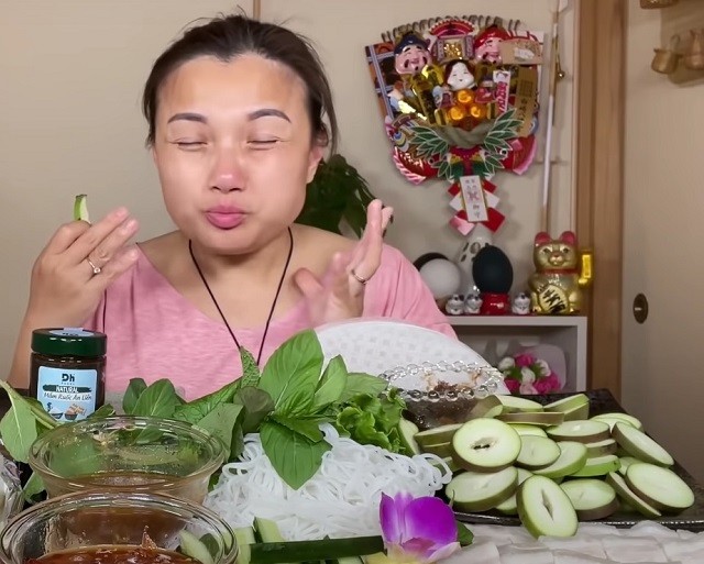 Nhan sắc trước đây của Quỳnh Trần Nhan sắc trước đây của Quỳnh Trần