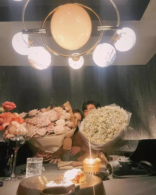 Không còn úp mở, Baifern và Nine Naphat tung ảnh hẹn hò ngọt sún răng gây bão mạng - Ảnh 1 Không còn úp mở, Baifern và Nine Naphat tung ảnh hẹn hò ngọt sún răng gây bão mạng - Ảnh 1
