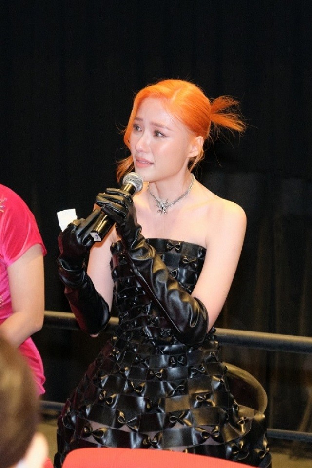 Nữ diễn viên thừa nhận áp lực khi có anh nổi tiếng, thậm chí không dám đi xe chung khi đóng phim Nhà Bà Nữ