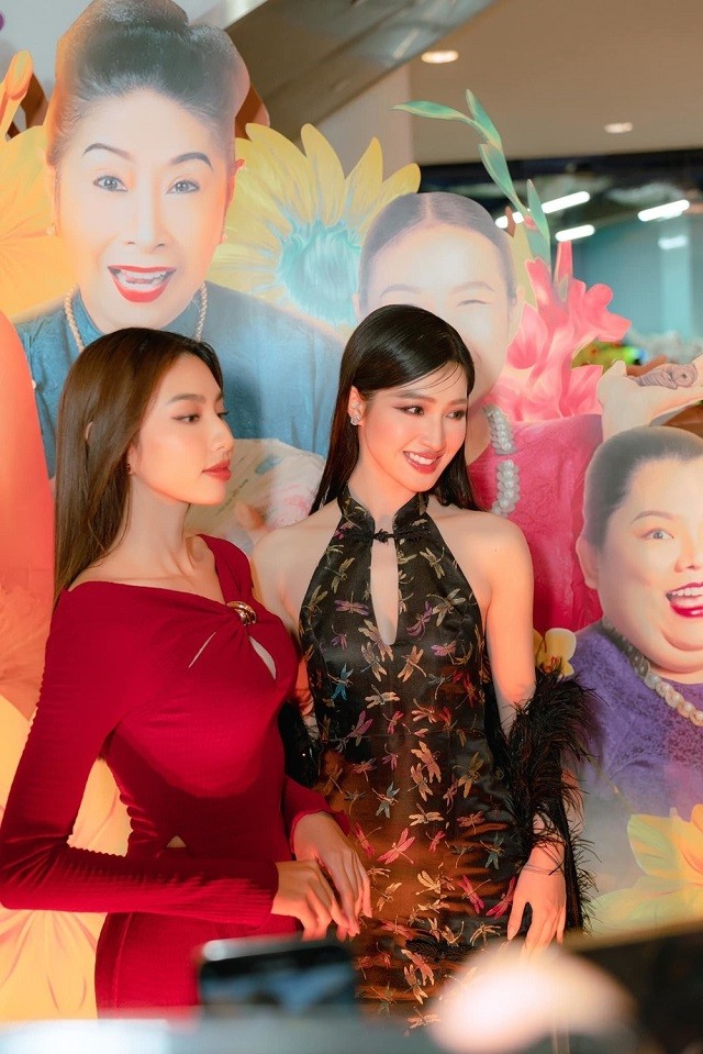 Cô chuộng thời trang quyến rũ Cô chuộng thời trang quyến rũ