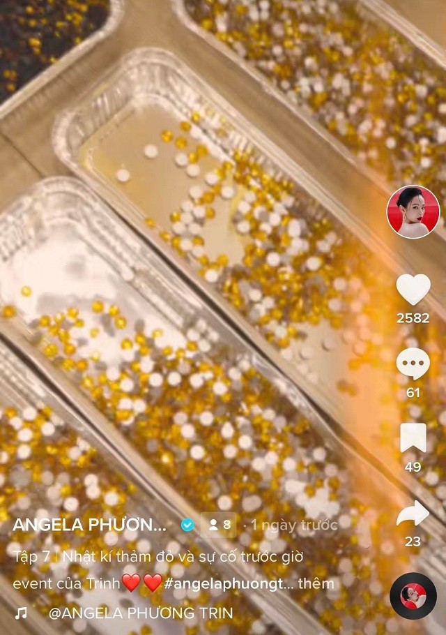 Những viên đá được đính lên người Angela Phương Trinh Những viên đá được đính lên người Angela Phương Trinh