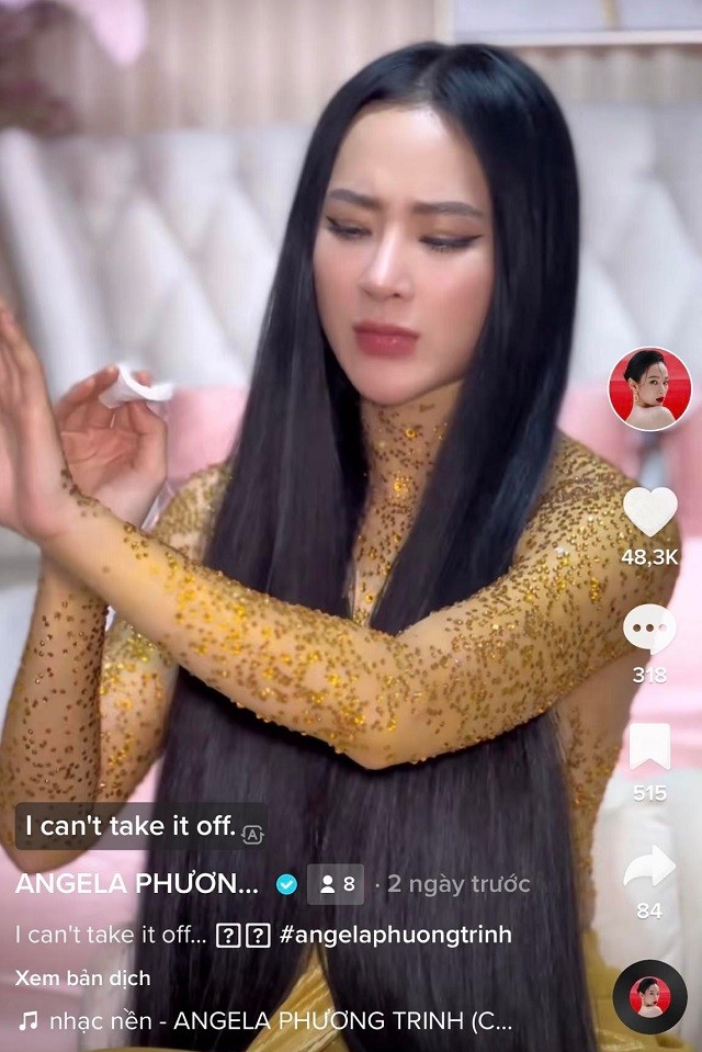 Cận cảnh Angela Phương Trinh tẩy trang Cận cảnh Angela Phương Trinh tẩy trang