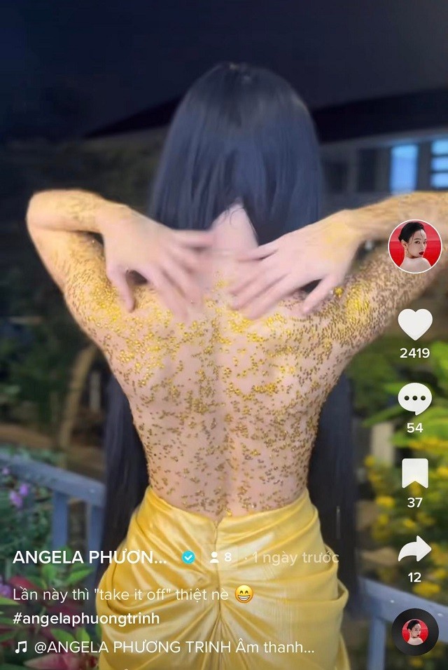 Video: Angela Phương Trinh cạo hạt đính trên người như đánh vảy cá khiến người xem rùng mình - Ảnh 1 Video: Angela Phương Trinh cạo hạt đính trên người như đánh vảy cá khiến người xem rùng mình - Ảnh 1