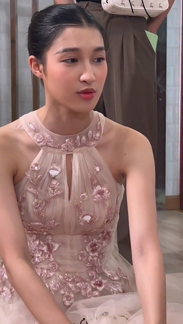 Á hậu Phương Nhi công khai làm điều táo bạo mà loạt người đẹp chỉ muốn che giấu - Ảnh 3