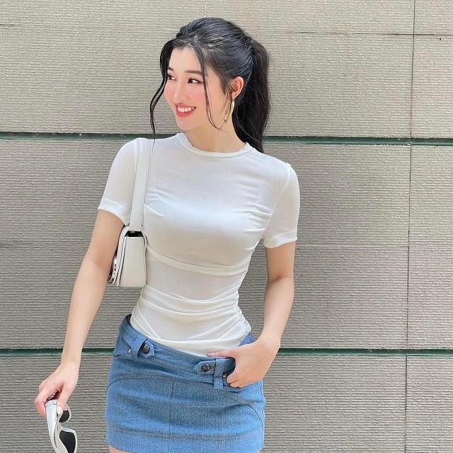 Vòng eo siêu thực của mỹ nhân Thanh Hóa khiến dân tình phát sốt Vòng eo siêu thực của mỹ nhân Thanh Hóa khiến dân tình phát sốt