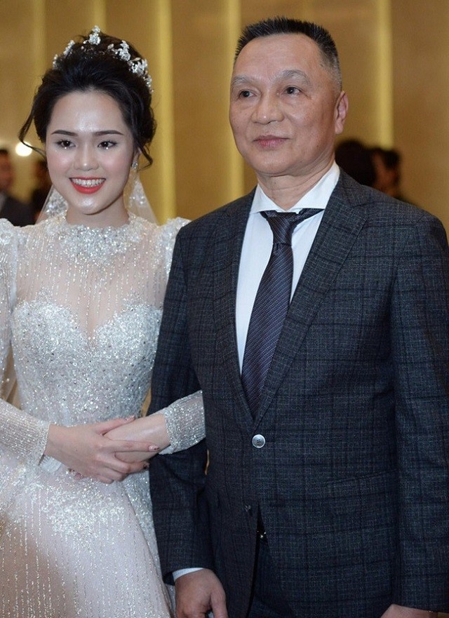 Quỳnh Anh đăng đàn bảo vệ anh rể trước những lời công kích Quỳnh Anh đăng đàn bảo vệ anh rể trước những lời công kích