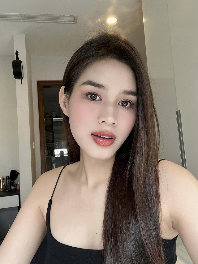 Quên đôi chân thẳng như kiếm Nhật 1,11m đi, đây mới là bộ phận được Đỗ Hà chăm khoe hậu hết nhiệm kỳ - Ảnh 3