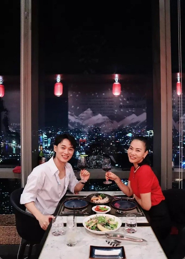 Trúc Nhân đi ăn cùng Thu Minh giữa nghi vấn nghỉ chơi Trấn Thành Trúc Nhân đi ăn cùng Thu Minh giữa nghi vấn nghỉ chơi Trấn Thành