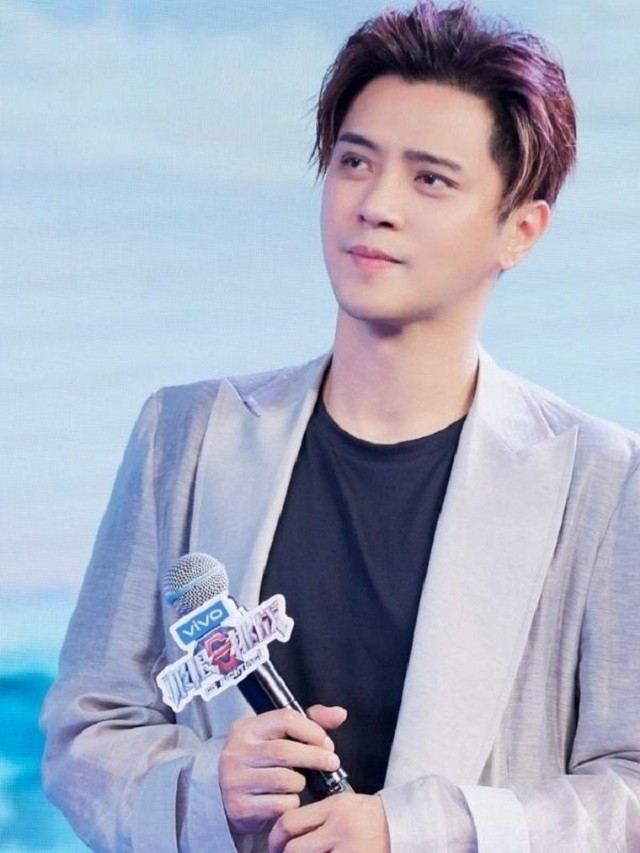 La Chí Tường loay hoay trở lại Cbiz bằng nhiều cách thức lố bịch La Chí Tường loay hoay trở lại Cbiz bằng nhiều cách thức lố bịch
