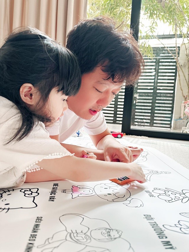 Nữ diễn viên thừa nhận con gái chính là bản sao của Trường Giang Nữ diễn viên thừa nhận con gái chính là bản sao của Trường Giang