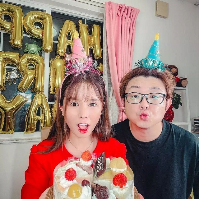 Bà Nhân Vlog lộ ảnh cam thường trong họp báo xin lỗi bác sĩ Thịnh khác xa ảnh tự đăng - Ảnh 3 Bà Nhân Vlog lộ ảnh cam thường trong họp báo xin lỗi bác sĩ Thịnh khác xa ảnh tự đăng - Ảnh 3