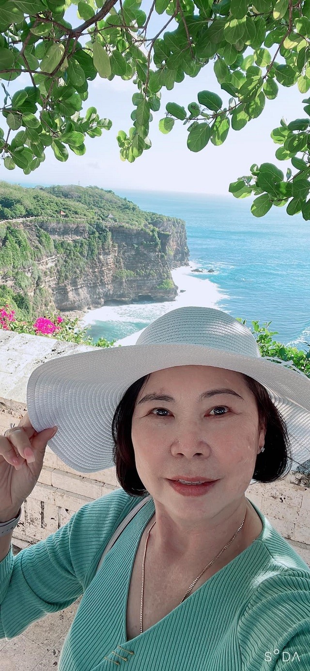 Hình ảnh trẻ trung hiện tại của mẹ Khởi My Hình ảnh trẻ trung hiện tại của mẹ Khởi My