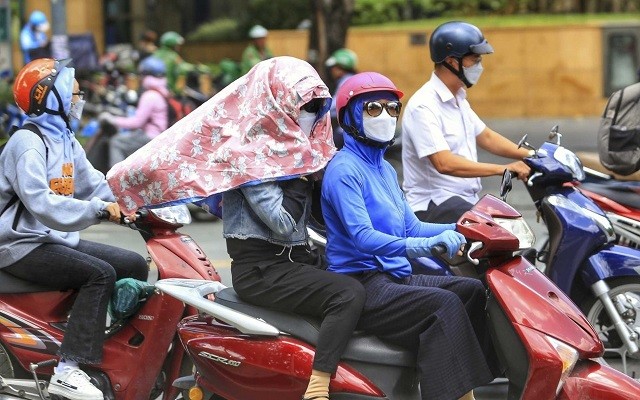 Cảnh báo nắng nóng cháy da khu vực Trung Bộ và Nam Bộ, nhiệt độ cao nhất 37 độ 1 Cảnh báo nắng nóng cháy da khu vực Trung Bộ và Nam Bộ, nhiệt độ cao nhất 37 độ 1