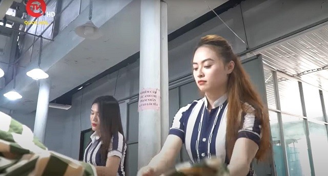 Hot girl Ngọc Miu xuất hiện trong phóng sự, hình ảnh được cộng đồng mạng chia sẻ rầm rộ 6 Hot girl Ngọc Miu xuất hiện trong phóng sự, hình ảnh được cộng đồng mạng chia sẻ rầm rộ 6