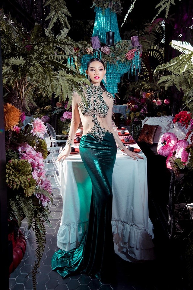 Bé Quyên để lộ mặt tẩy sạch son phấn, nhan sắc 'búp bê sống' bùng nổ tranh luận - Ảnh 4 Bé Quyên để lộ mặt tẩy sạch son phấn, nhan sắc 'búp bê sống' bùng nổ tranh luận - Ảnh 4