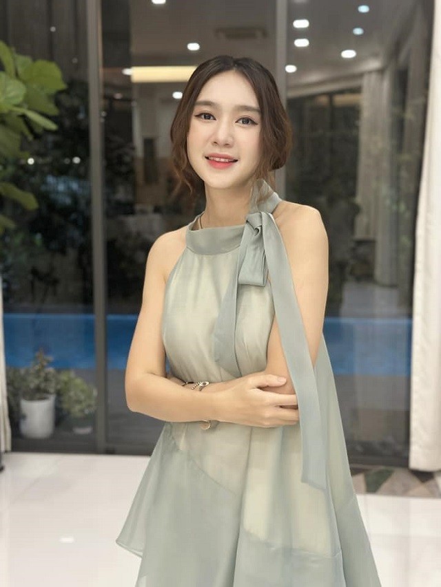 Sinh cho Lý Hải 4 đứa con, nhan sắc vợ kém 17 tuổi Minh Hà khiến dân tình khó tin vào mắt - Ảnh 2 Sinh cho Lý Hải 4 đứa con, nhan sắc vợ kém 17 tuổi Minh Hà khiến dân tình khó tin vào mắt - Ảnh 2